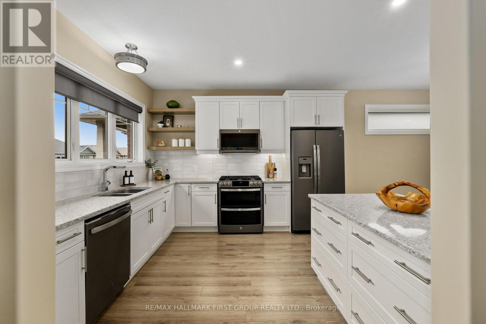 31 MERCEDES DRIVE - Image 13