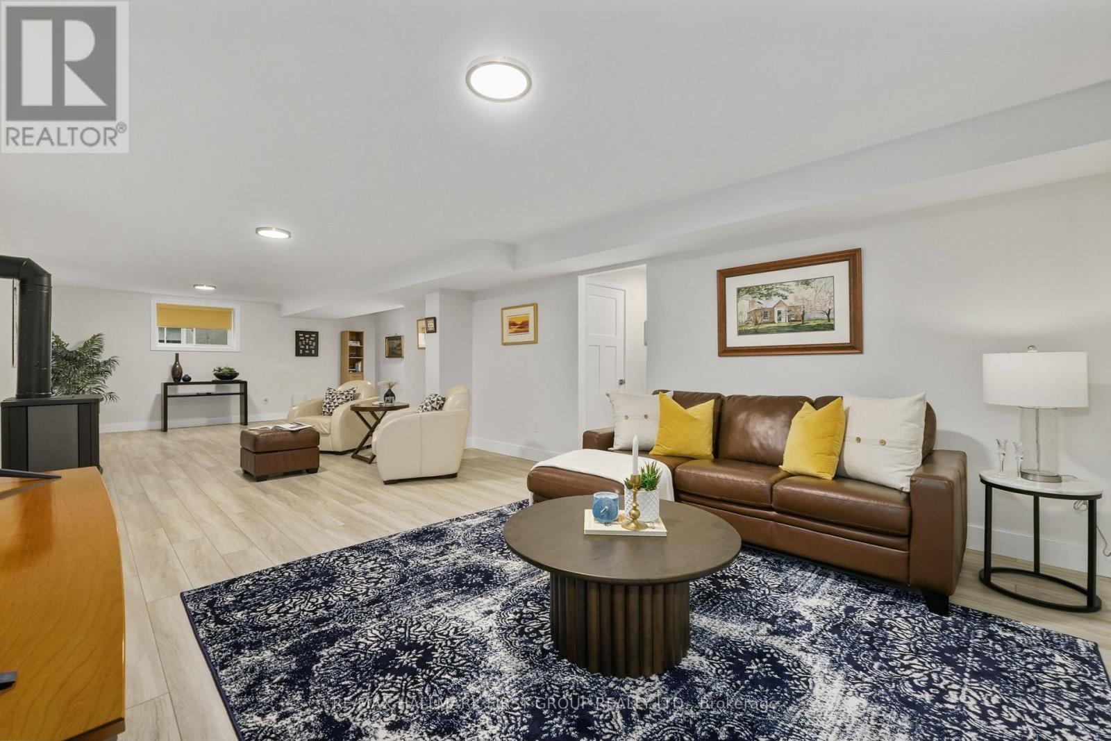 31 MERCEDES DRIVE - Image 30
