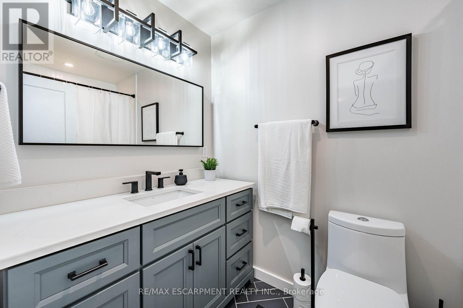 9 HILTS DRIVE - 22