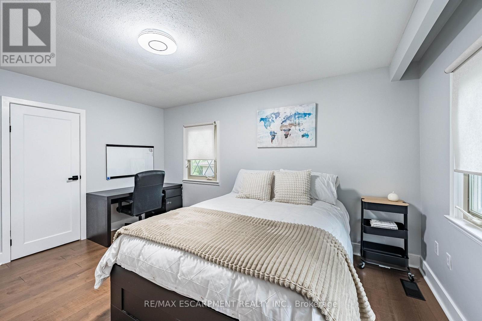 9 HILTS DRIVE - 25