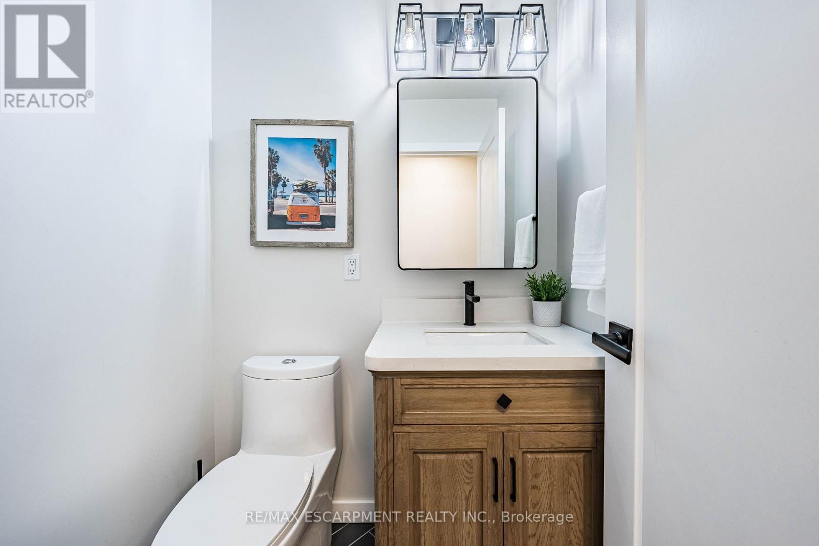 9 HILTS DRIVE - 28