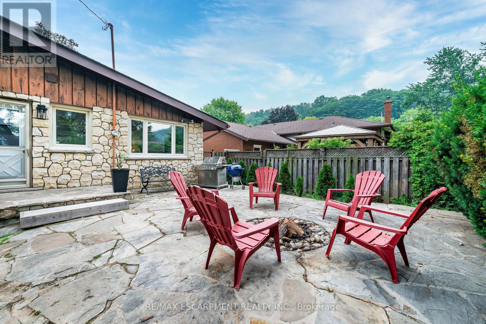 9 HILTS DRIVE - 36