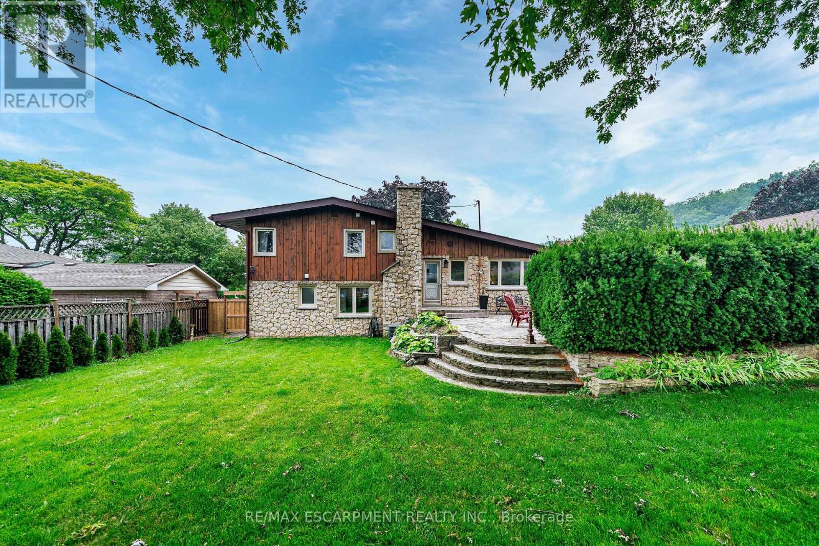 9 HILTS DRIVE - 38
