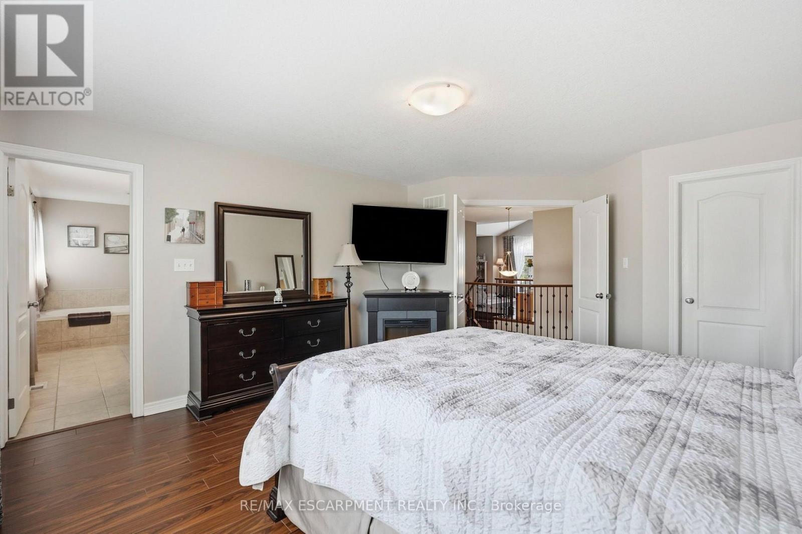 1332 BASELINE ROAD - 18