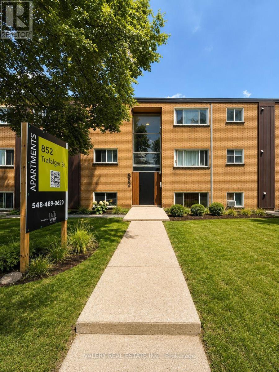 8 - 852 TRAFALGAR STREET, London East (East L)