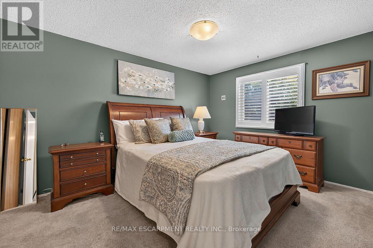 166 ATHENIA DRIVE - 16