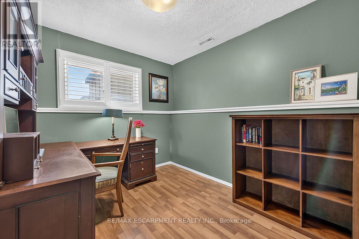 166 ATHENIA DRIVE - 20