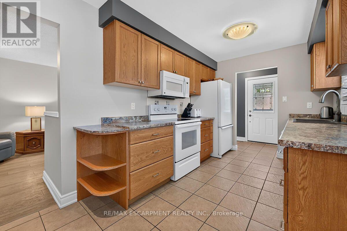 166 ATHENIA DRIVE - 5