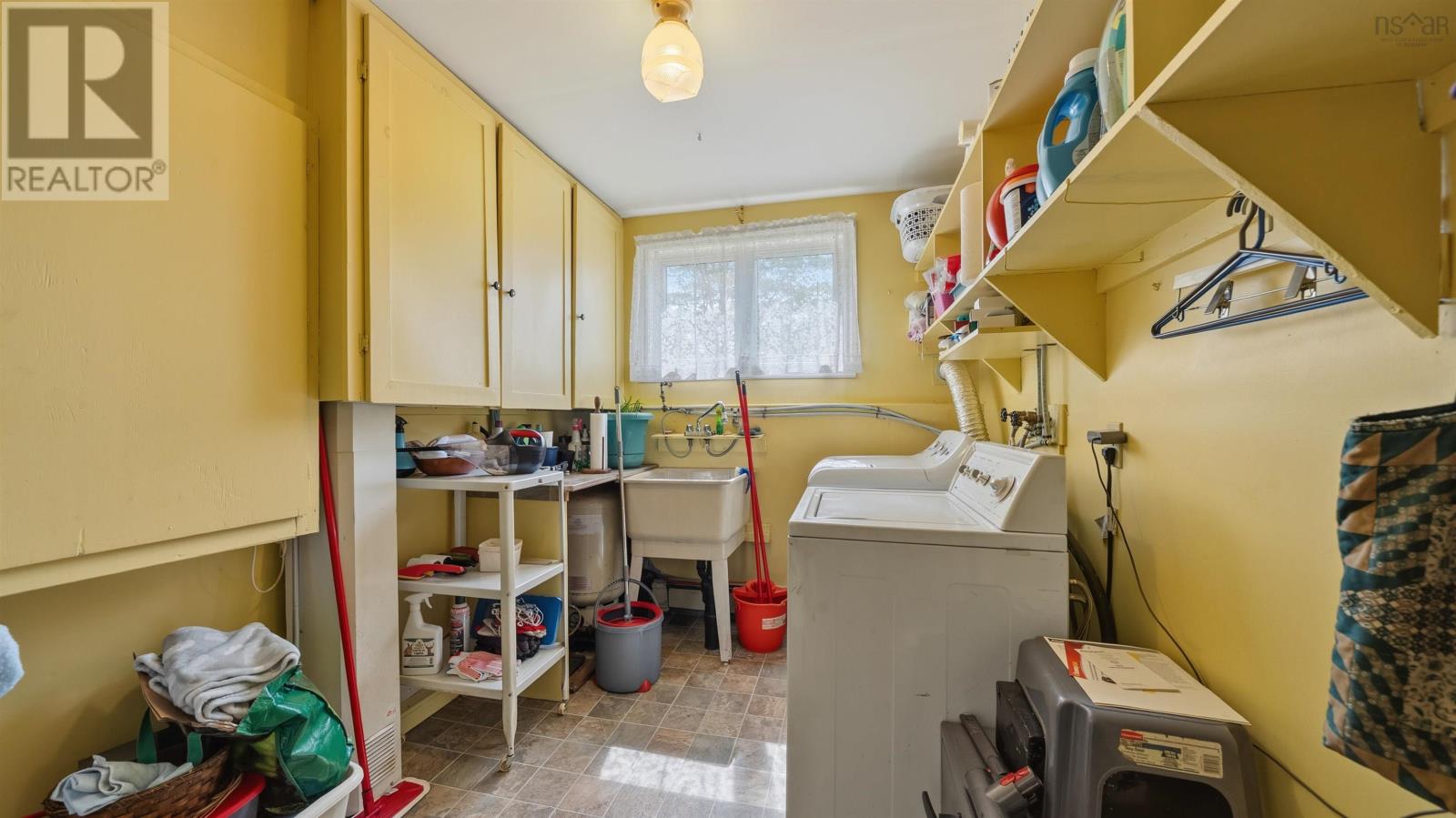 522 East River Road - 32