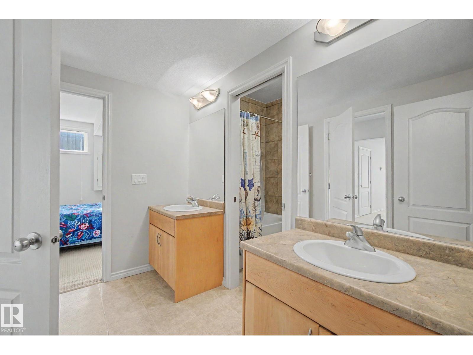 5111 TERWILLEGAR BV NW - 32