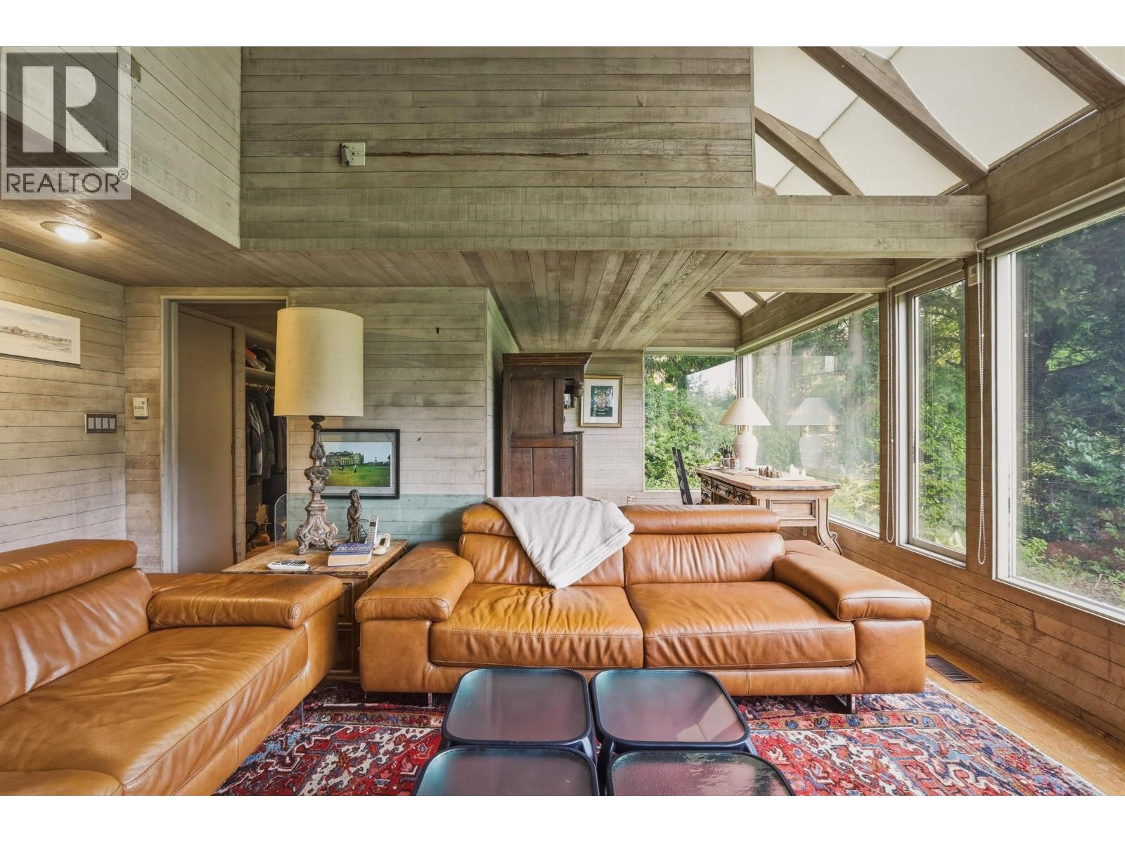 460 SOUTHBOROUGH DRIVE, West Vancouver