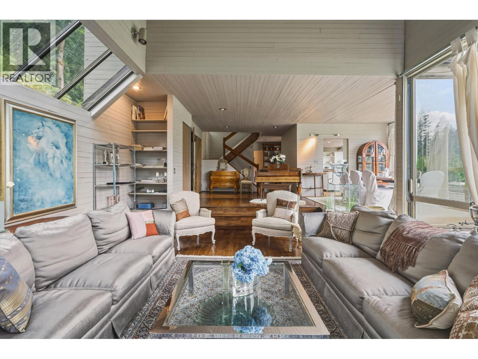 460 SOUTHBOROUGH DRIVE, West Vancouver