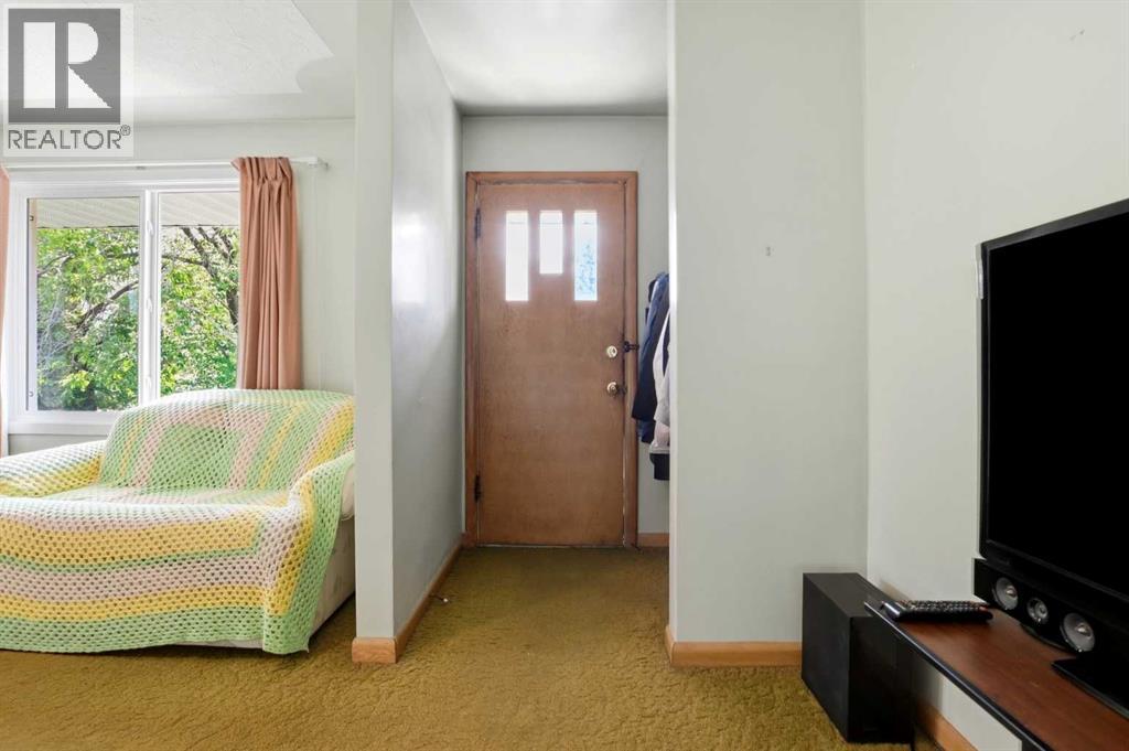 5114 44 Street - 4