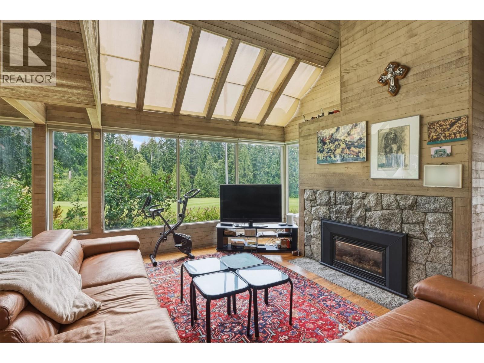 460 SOUTHBOROUGH DRIVE, West Vancouver
