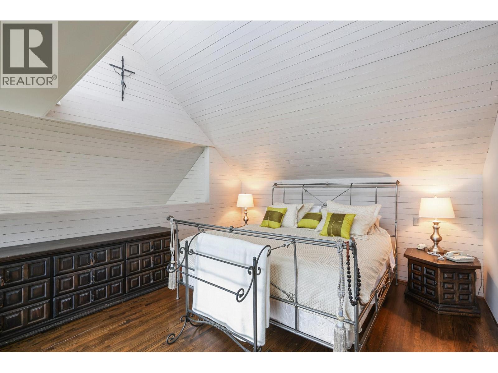 460 SOUTHBOROUGH DRIVE, West Vancouver