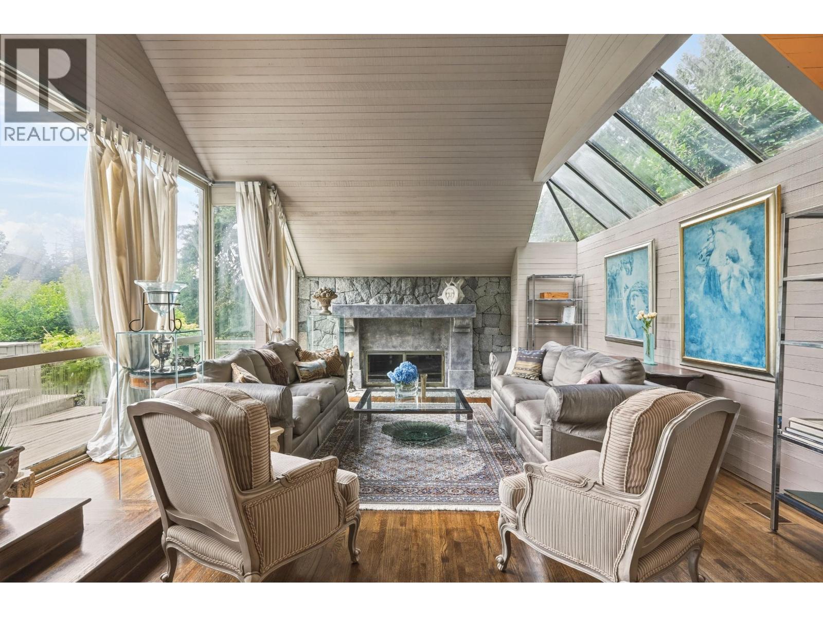 460 SOUTHBOROUGH DRIVE, West Vancouver