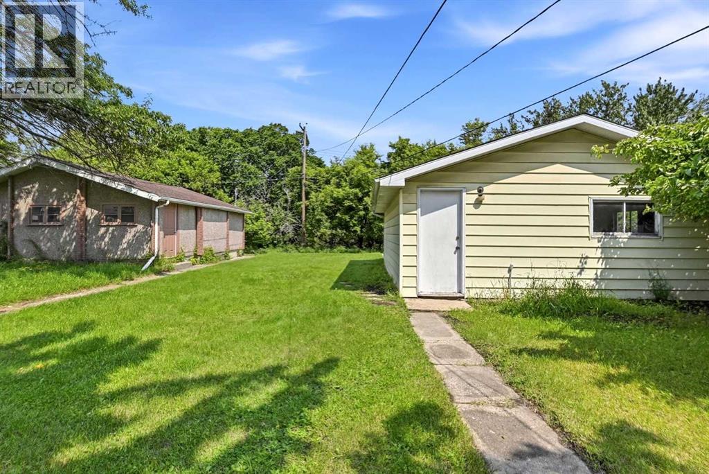 5114 44 Street - 36