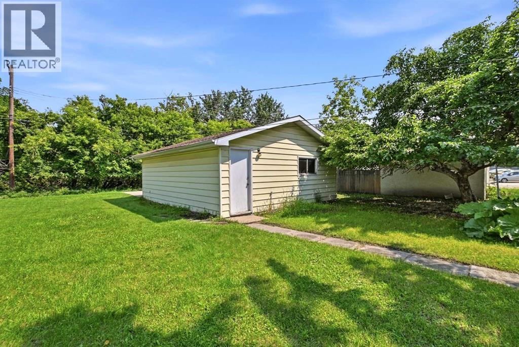 5114 44 Street - 35