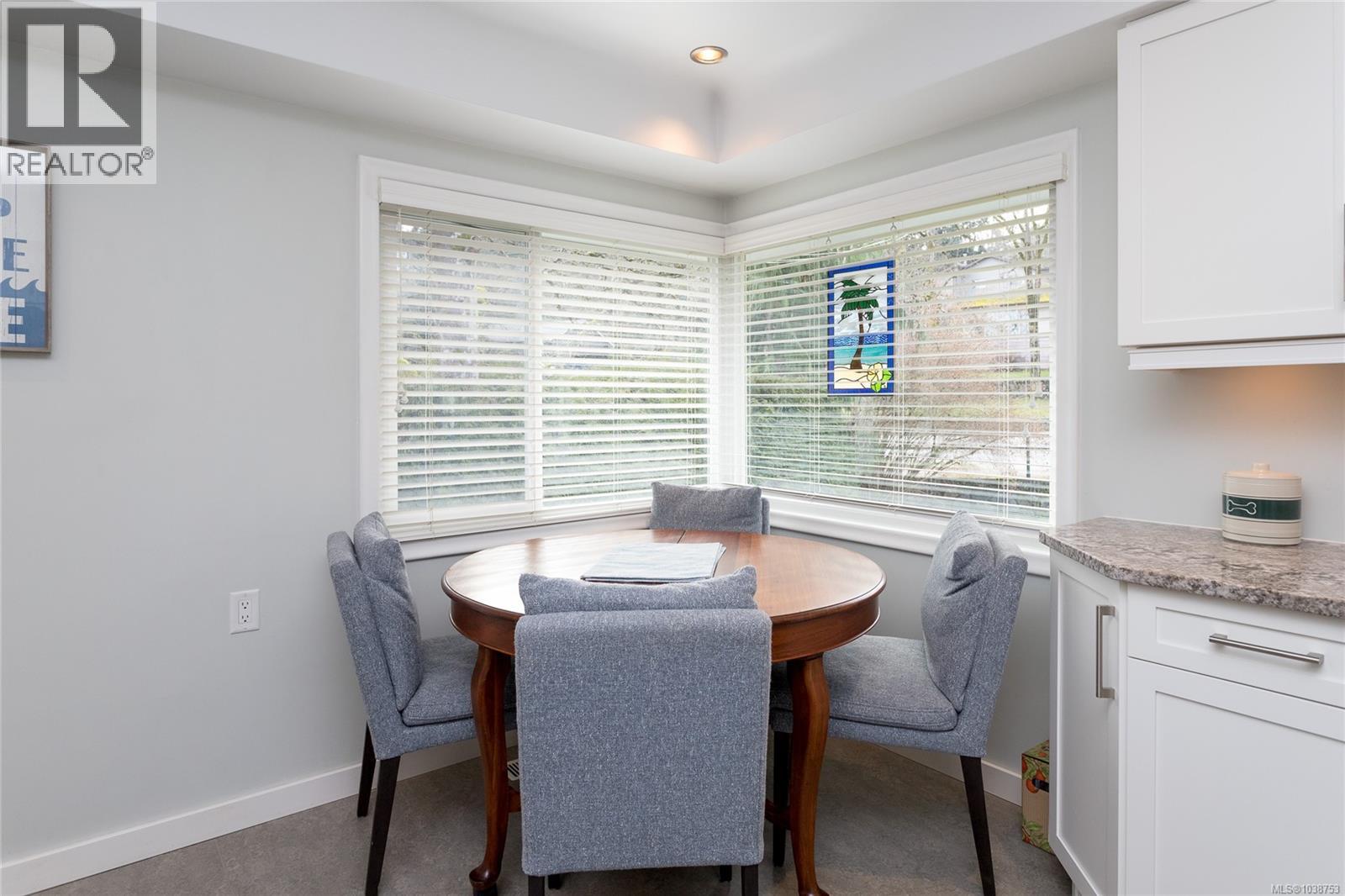 4121 Quadra St - 14