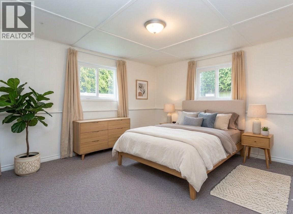 4121 Quadra St - 25