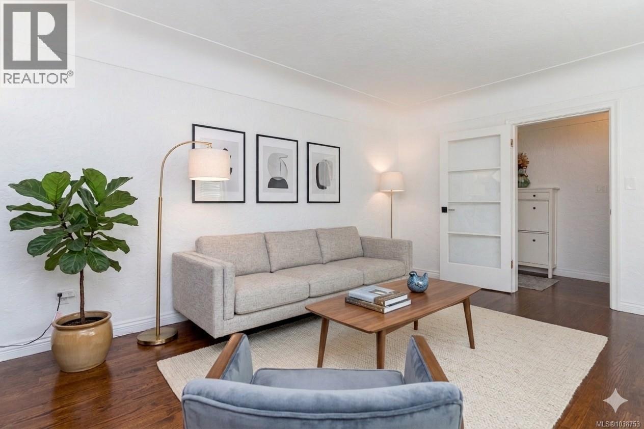 4121 Quadra St - 7