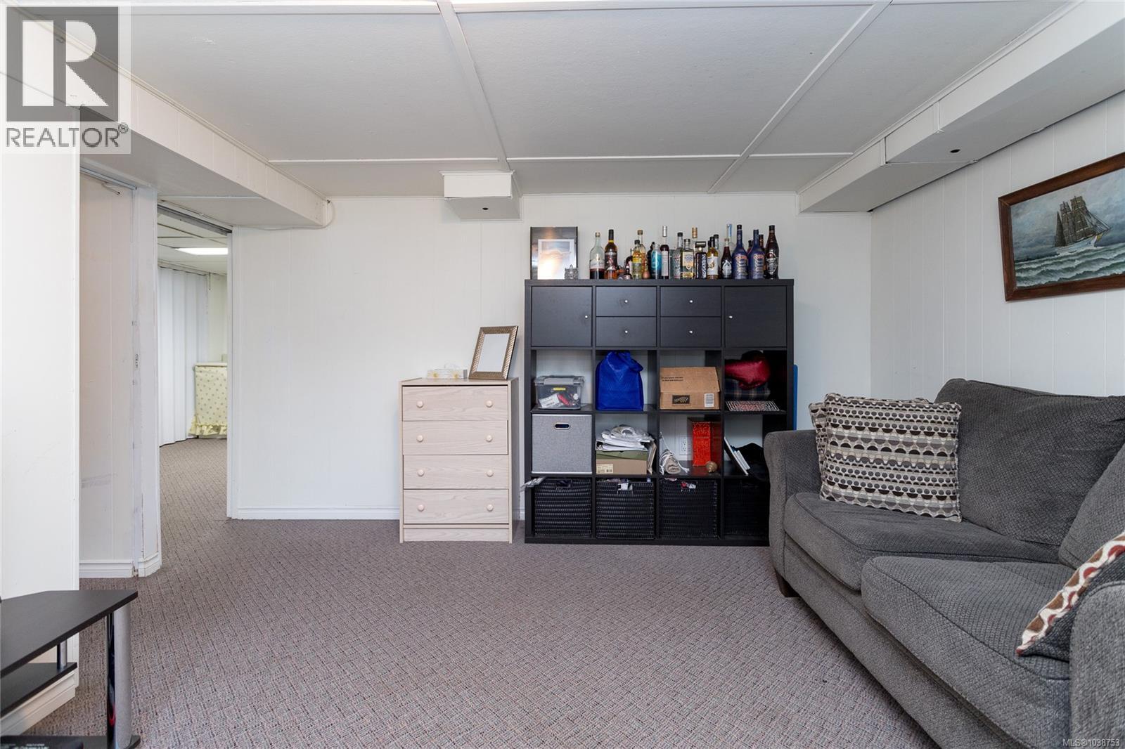 4121 Quadra St - 27