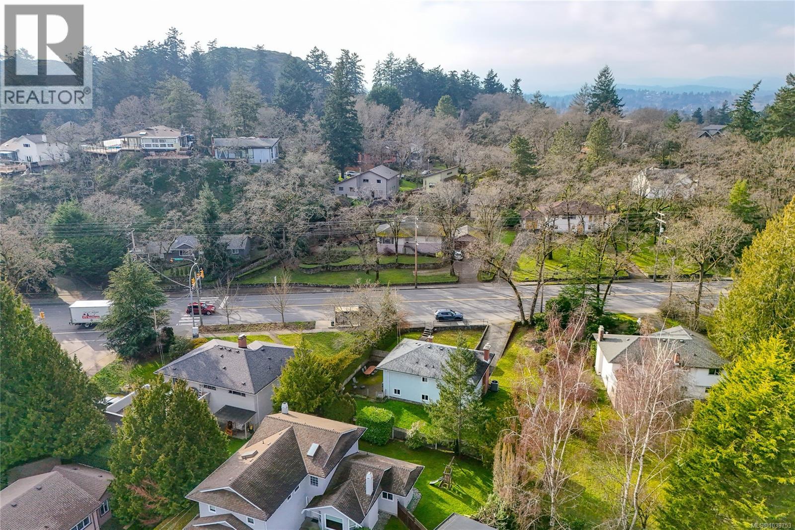 4121 Quadra St - 48