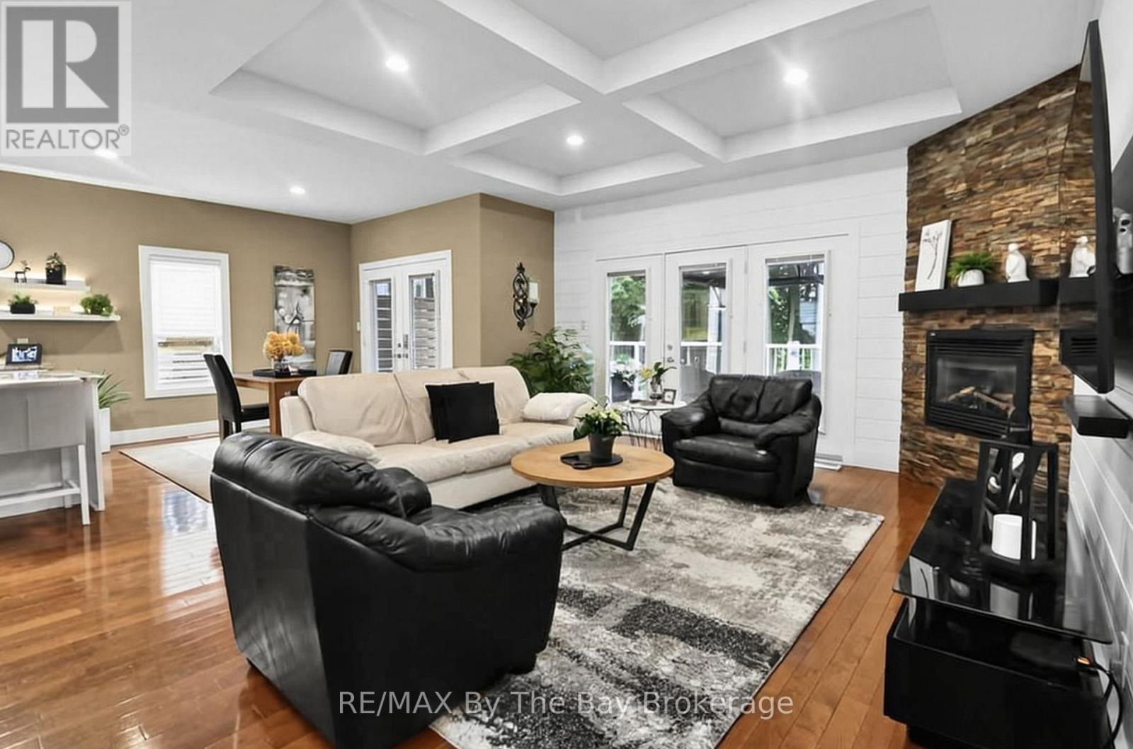 7 DOWNER CRESCENT - Image 25
