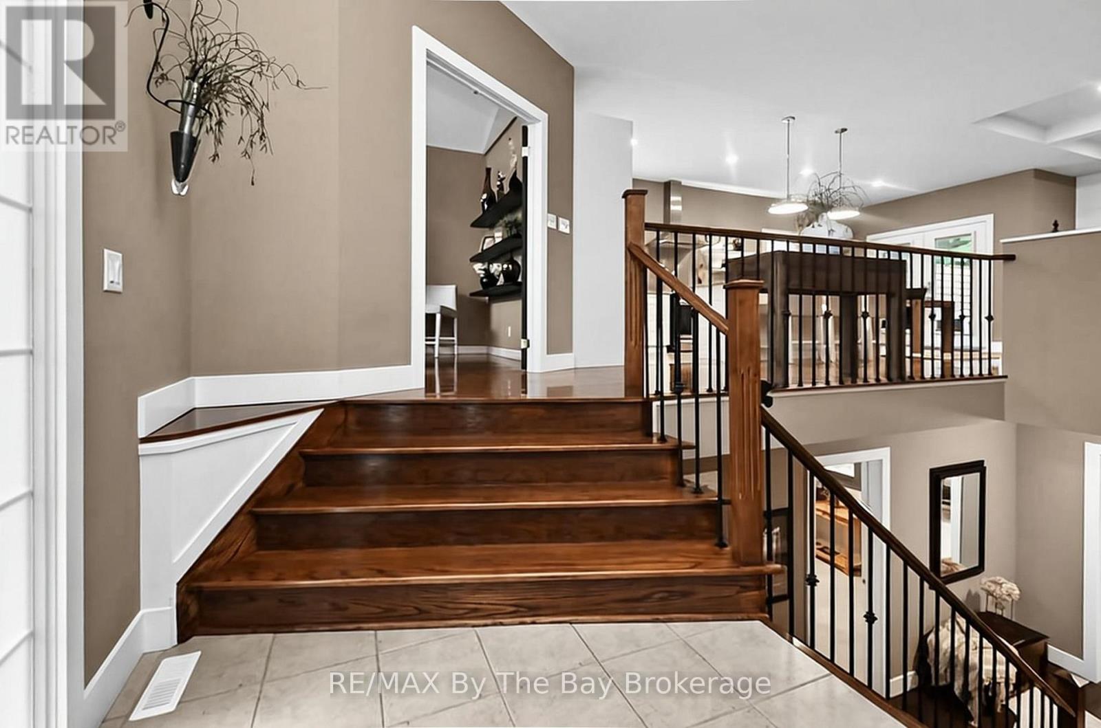 7 DOWNER CRESCENT - Image 11
