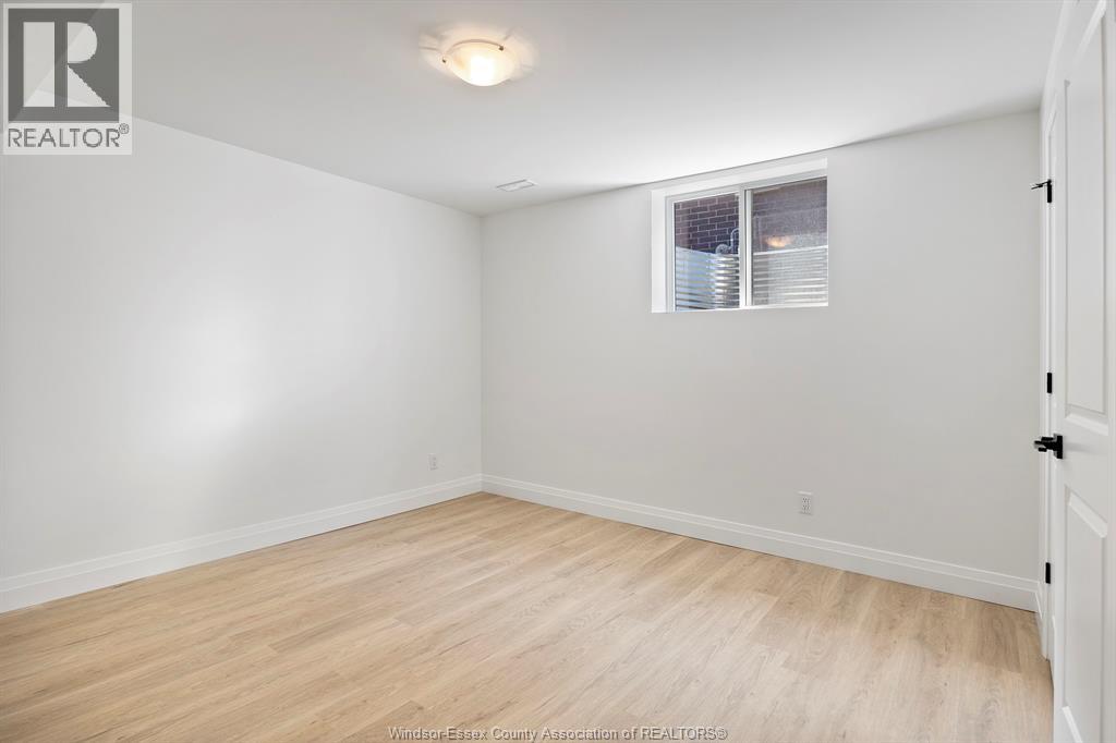 1214 CAMPANA CRESCENT - 33