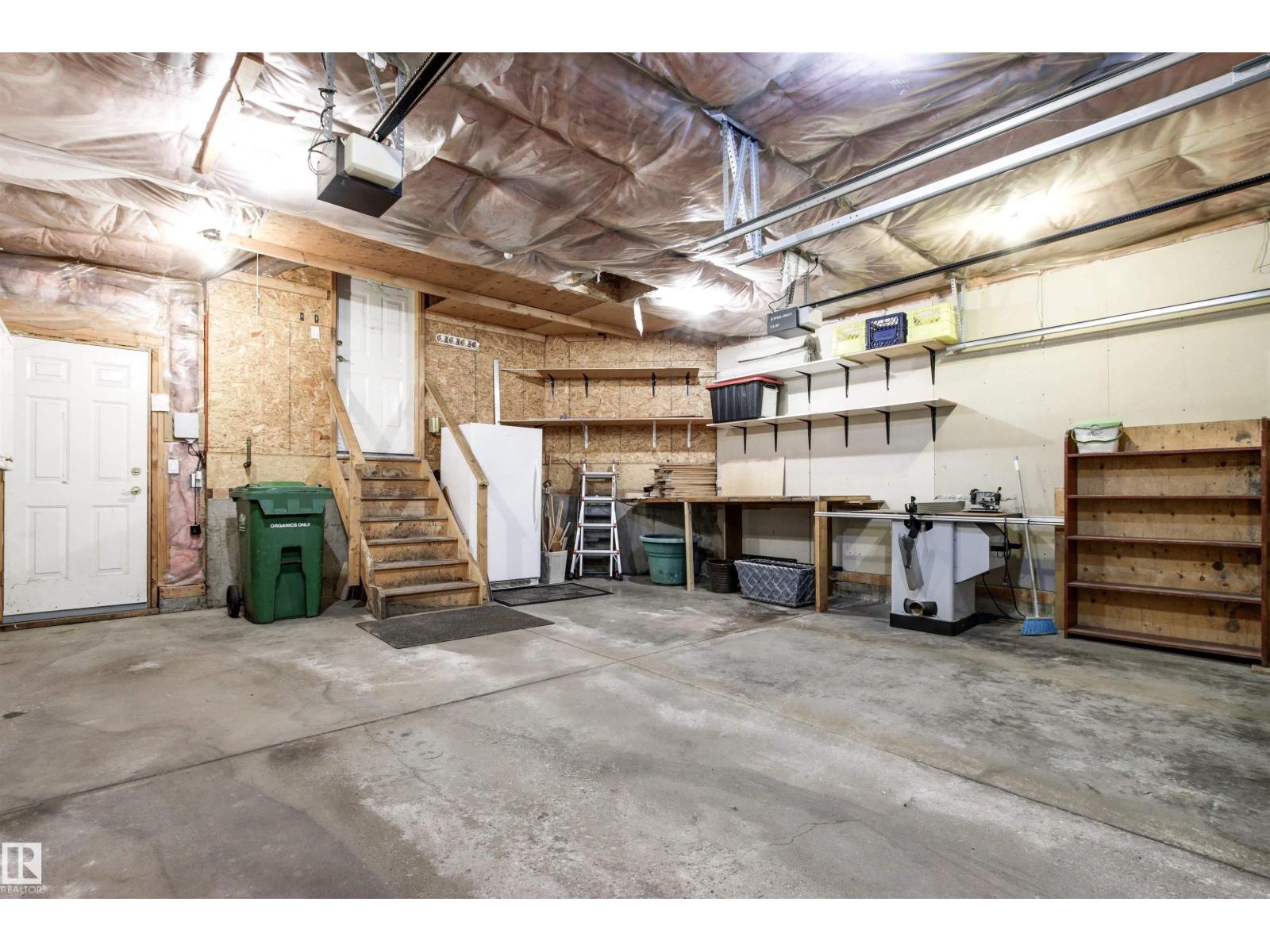 6 OAKRIDGE DR S - 46