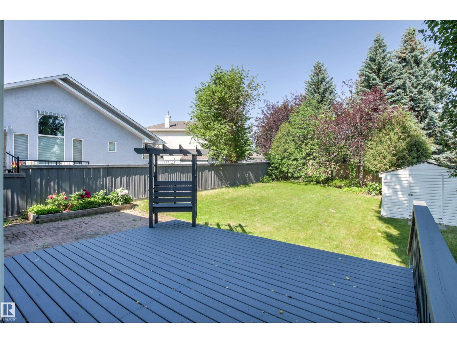 6 OAKRIDGE DR S - 50