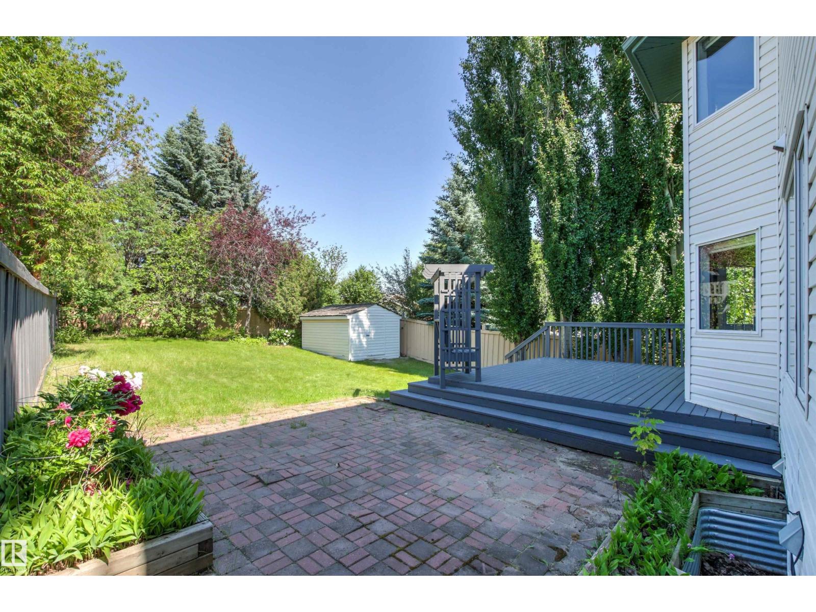 6 OAKRIDGE DR S - 51