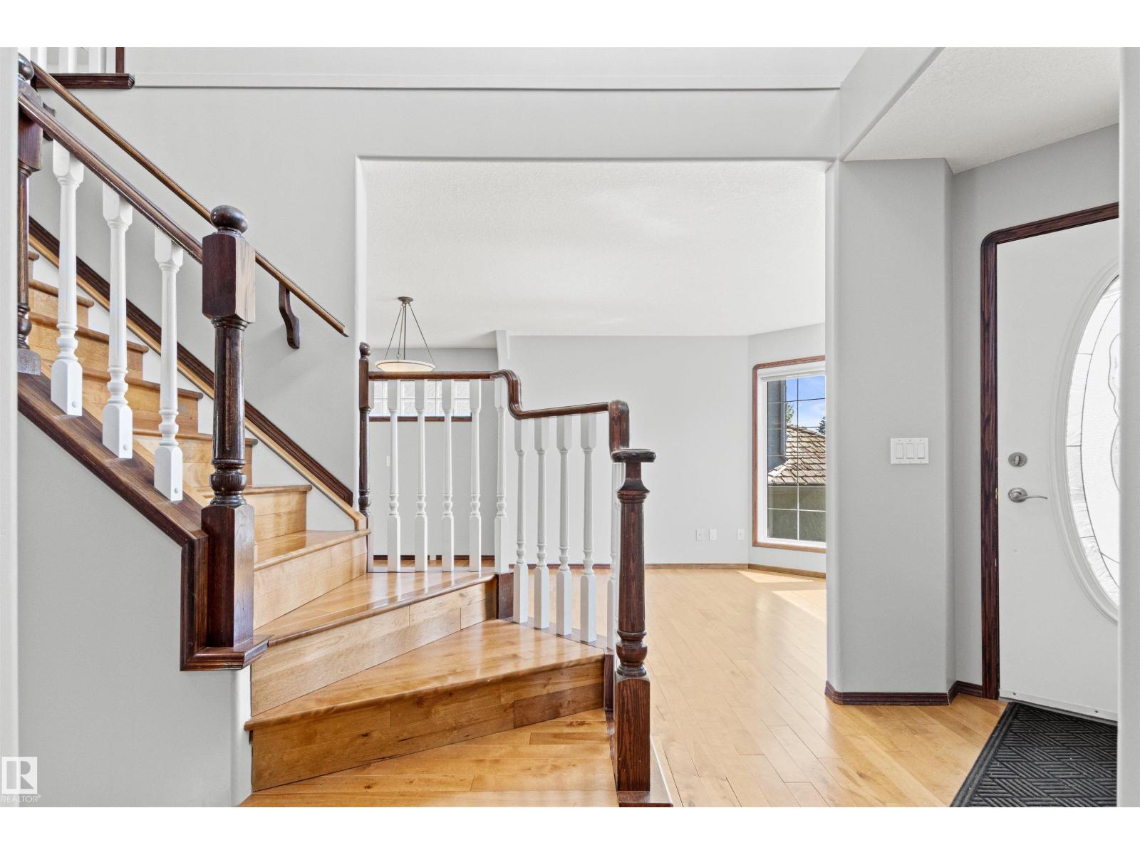 6 OAKRIDGE DR S - 6