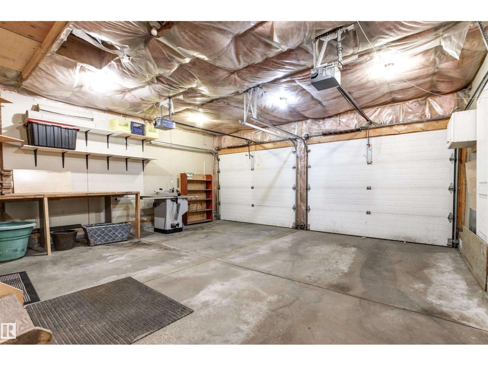 6 OAKRIDGE DR S - 45