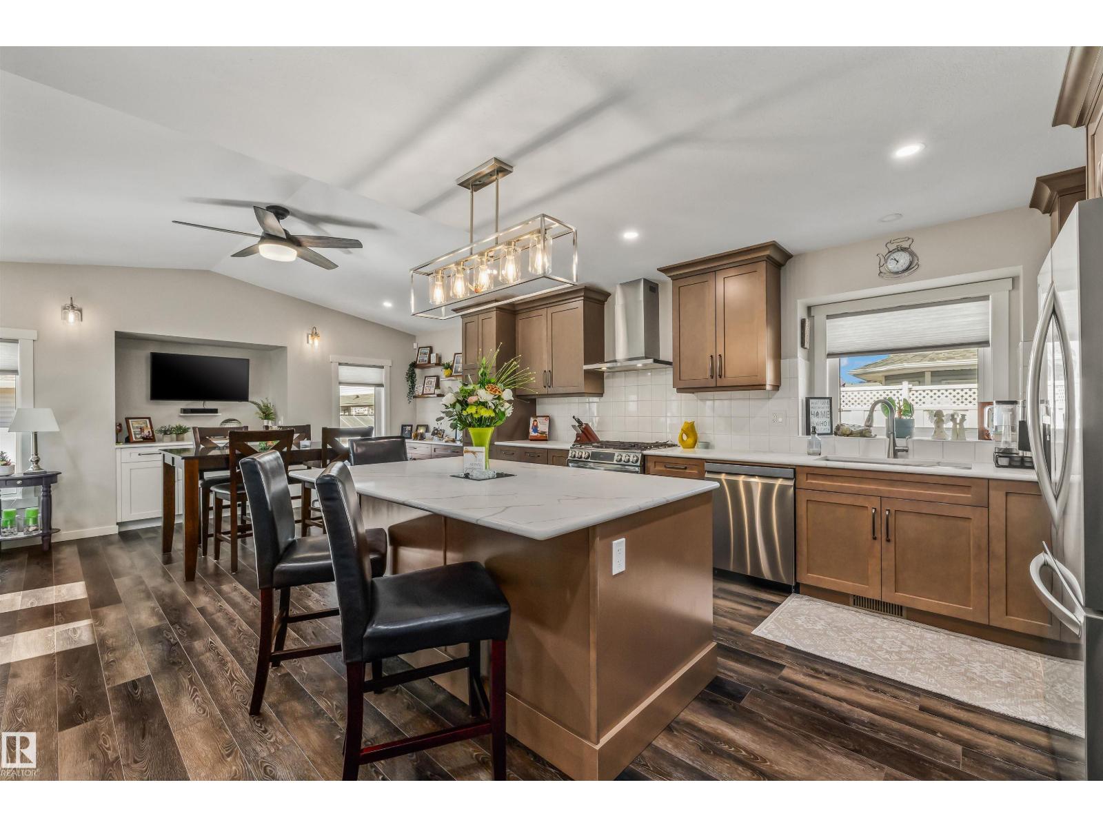 7 WILLIAM BELL DR - 1