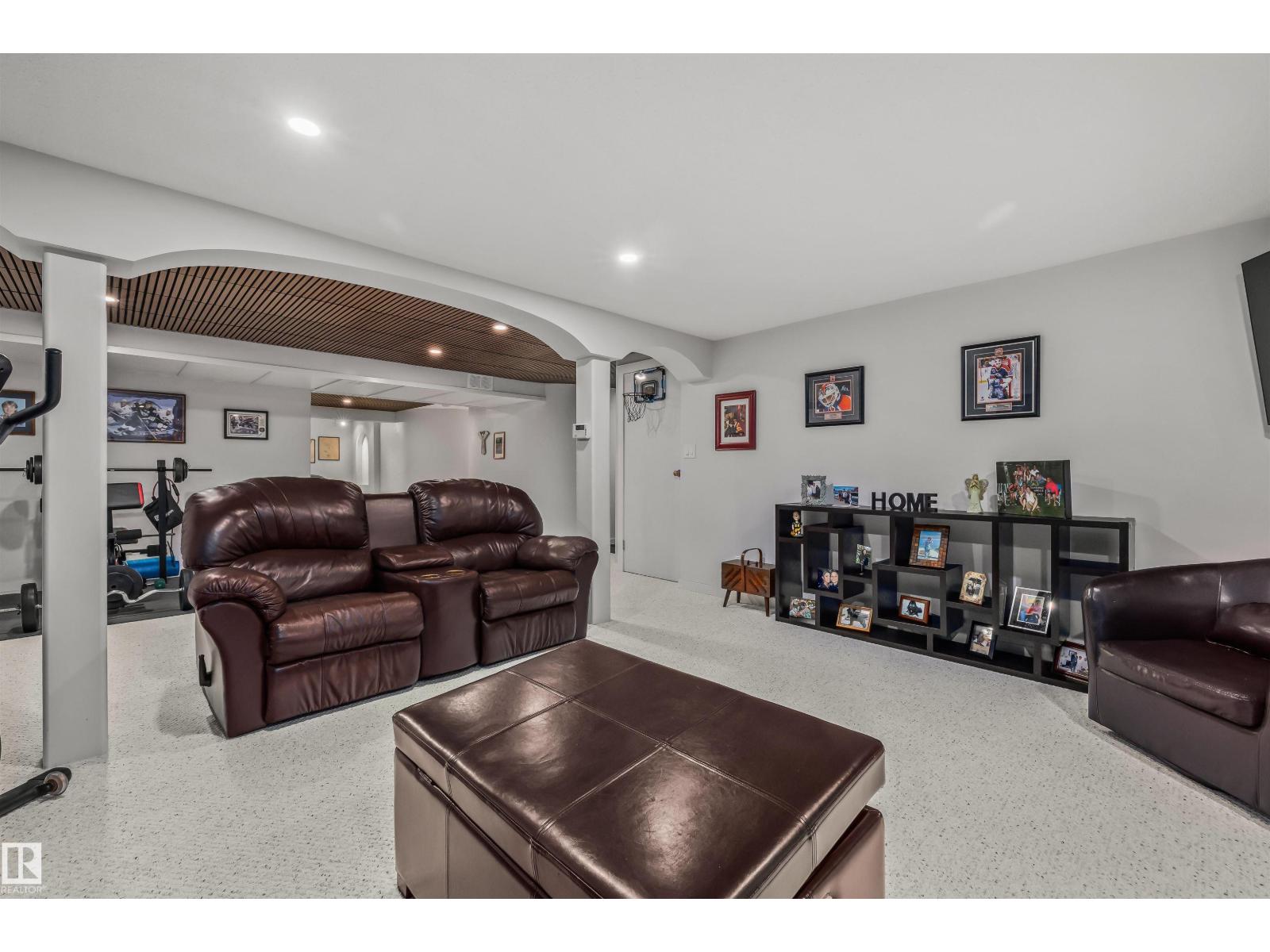 7 WILLIAM BELL DR - 38