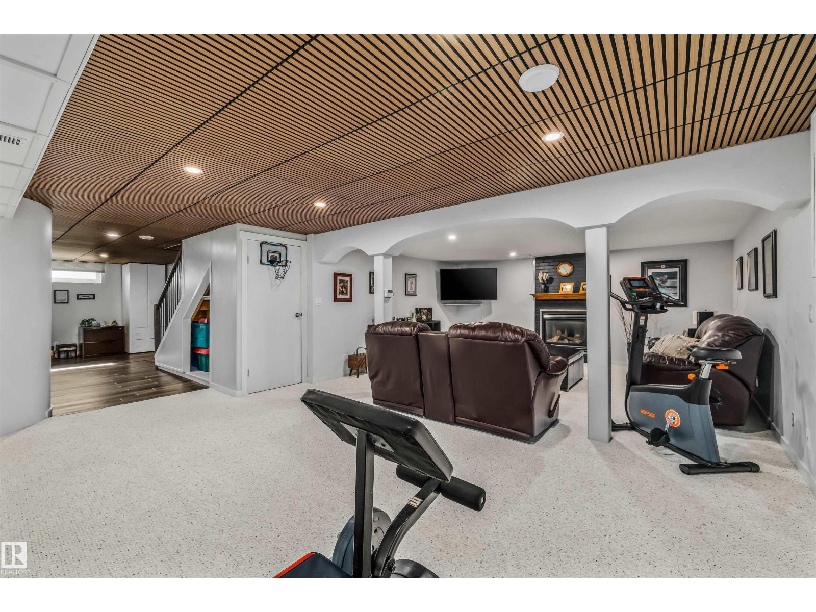 7 WILLIAM BELL DR - 40