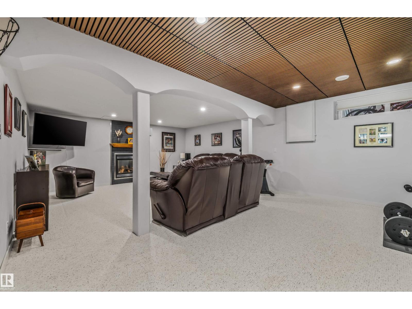 7 WILLIAM BELL DR - 35