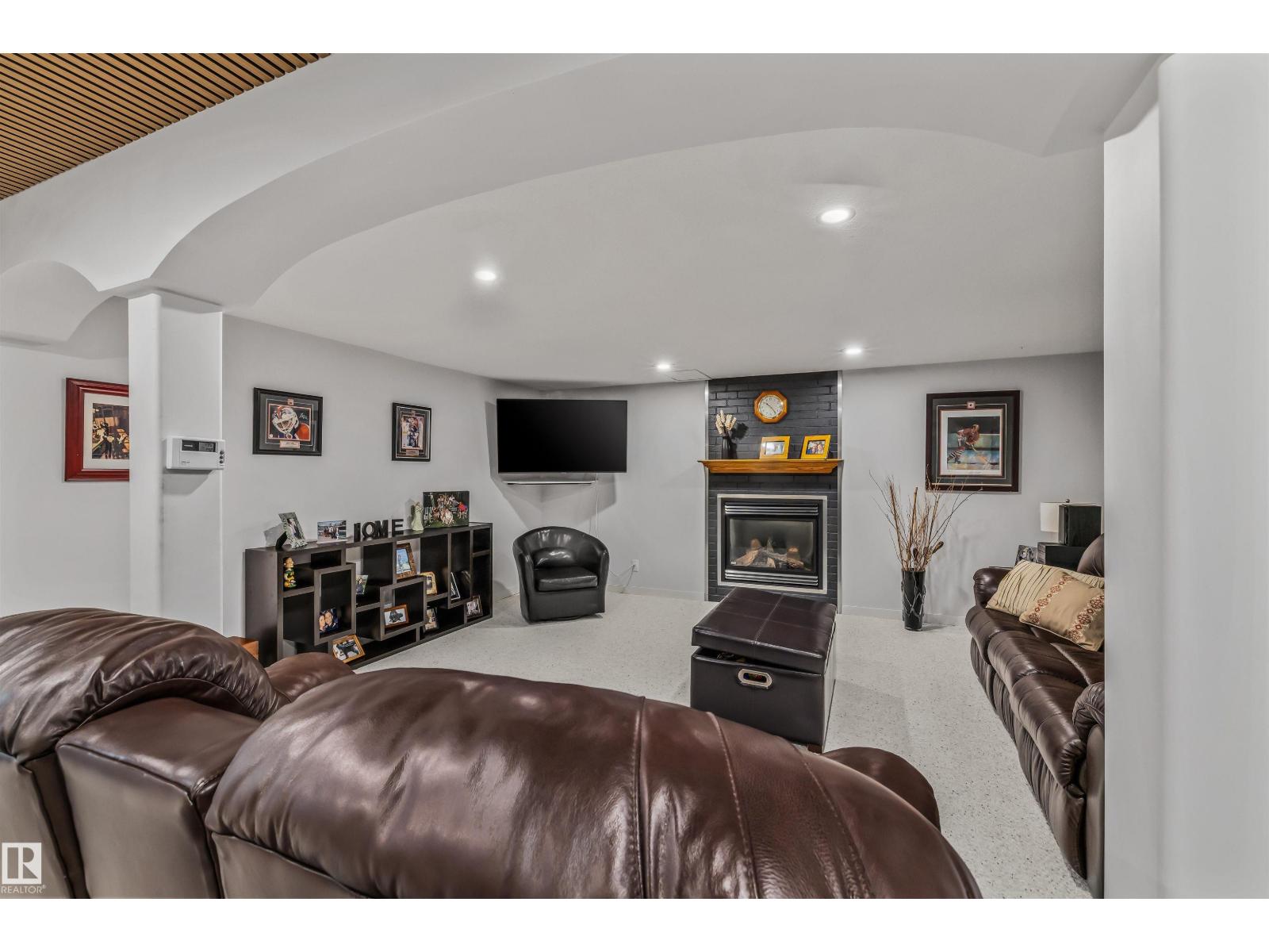 7 WILLIAM BELL DR - 36