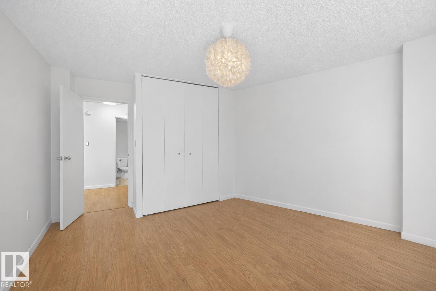 #1608 10045 117 ST NW - 18