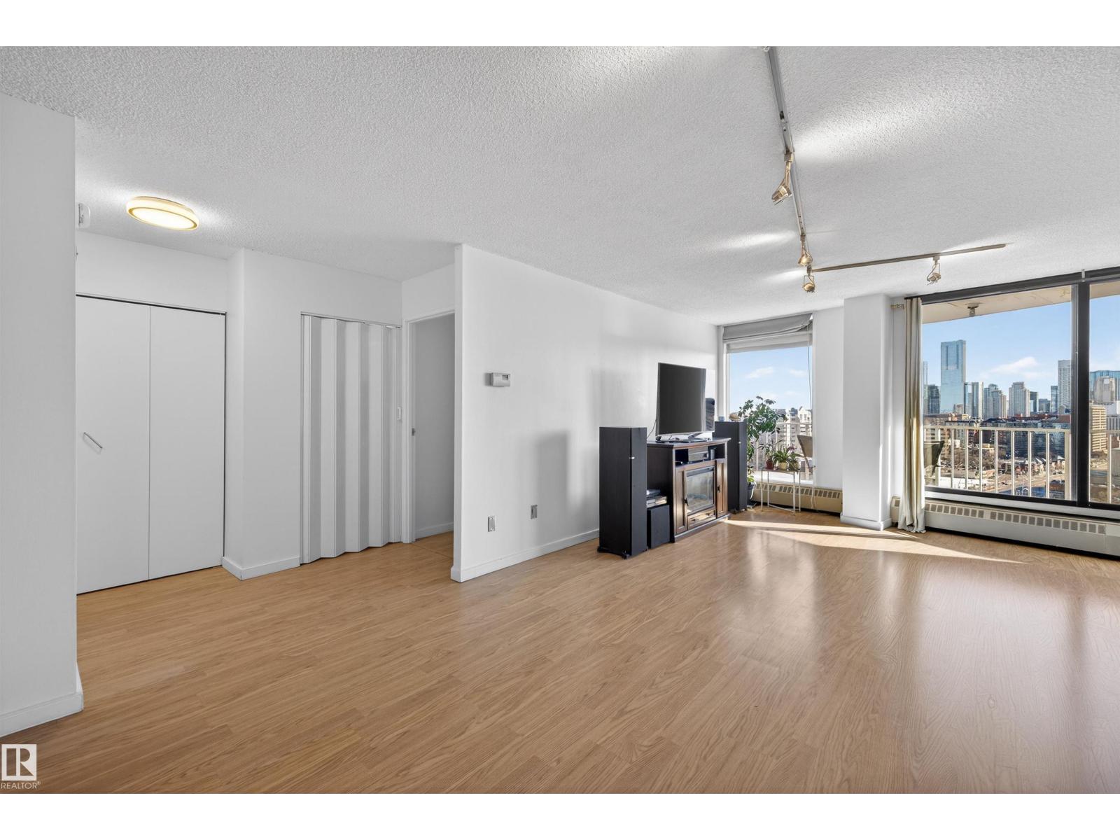 #1608 10045 117 ST NW - 12
