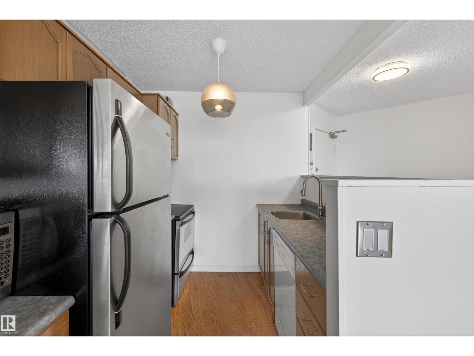 #1608 10045 117 ST NW - 6