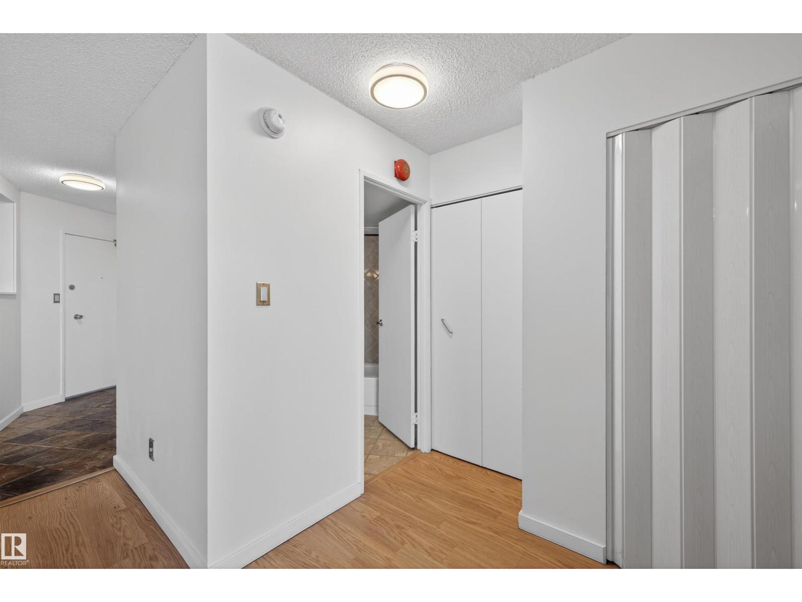 #1608 10045 117 ST NW - 15