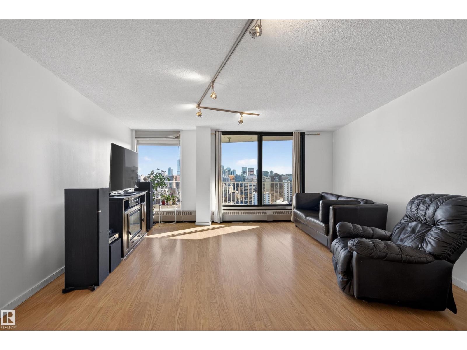 #1608 10045 117 ST NW - 1