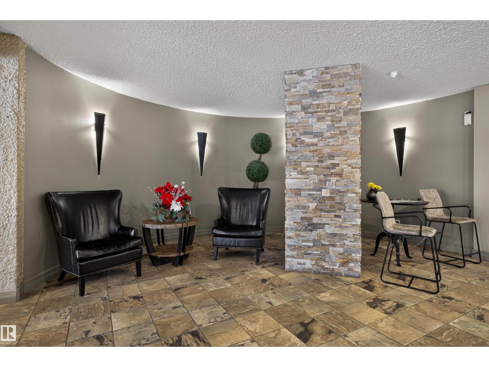 #1608 10045 117 ST NW - 30