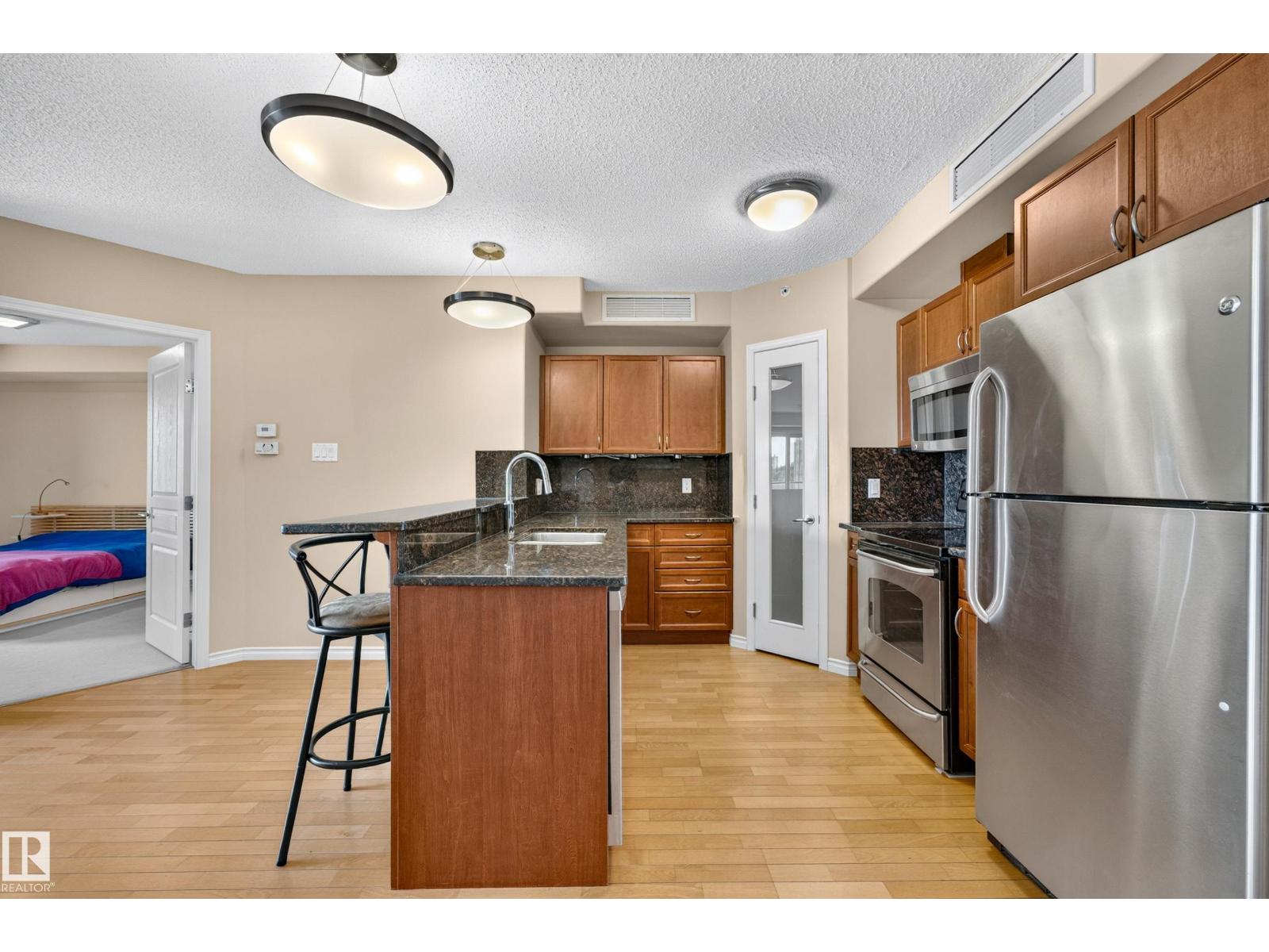 #703 9707 106 ST NW - 6