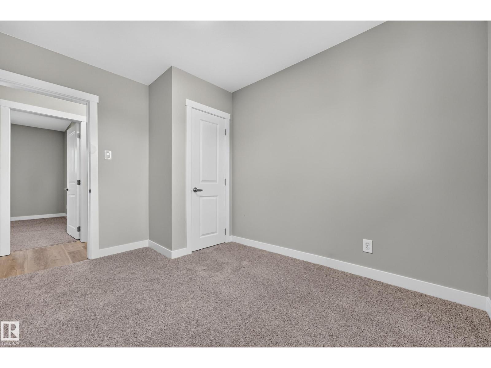 6016 92 AV NW - 17