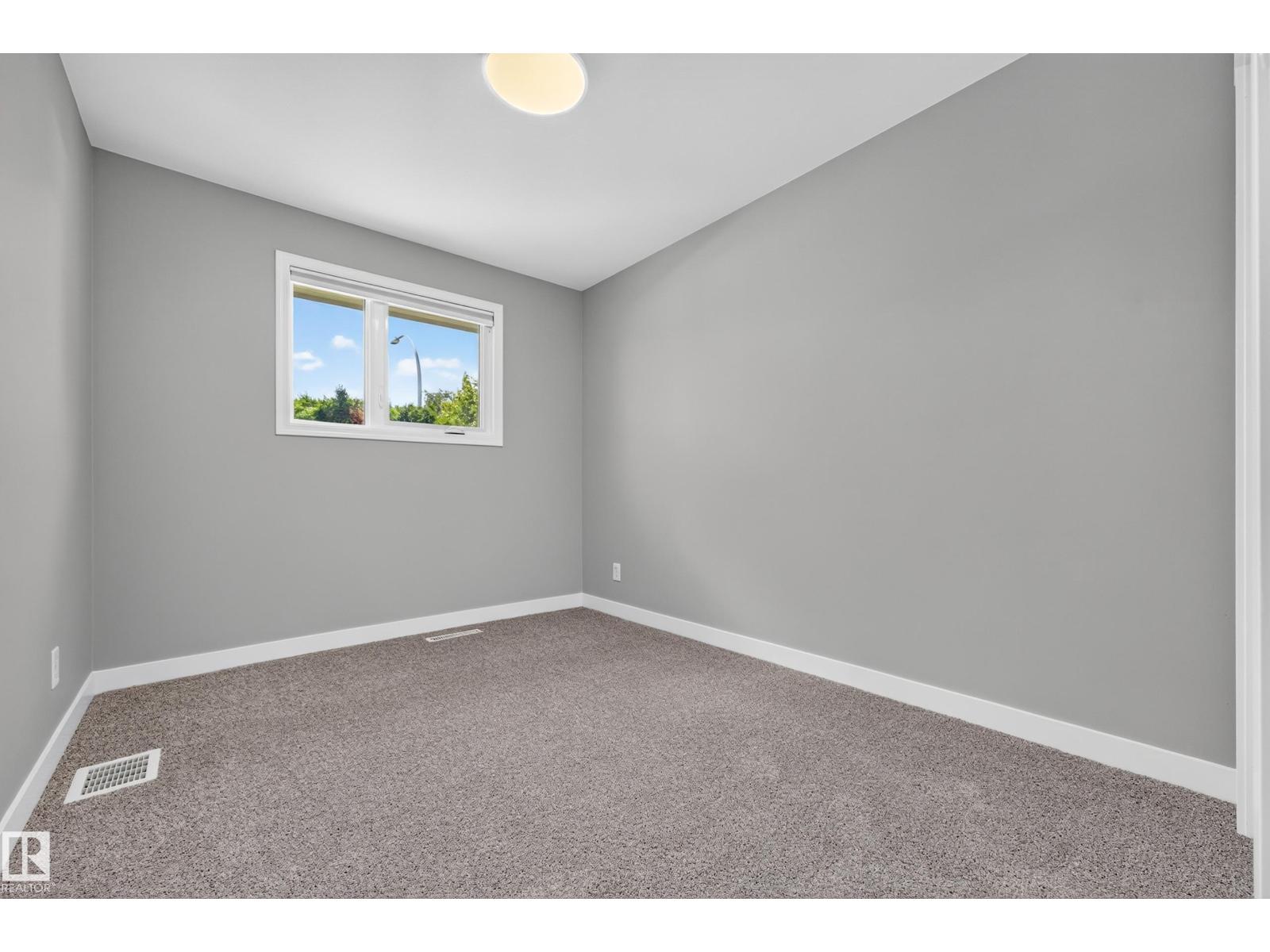 6016 92 AV NW - 18