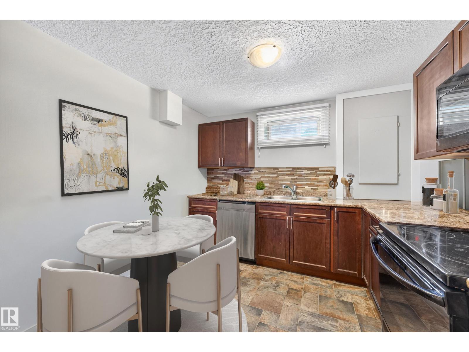 6016 92 AV NW - 27